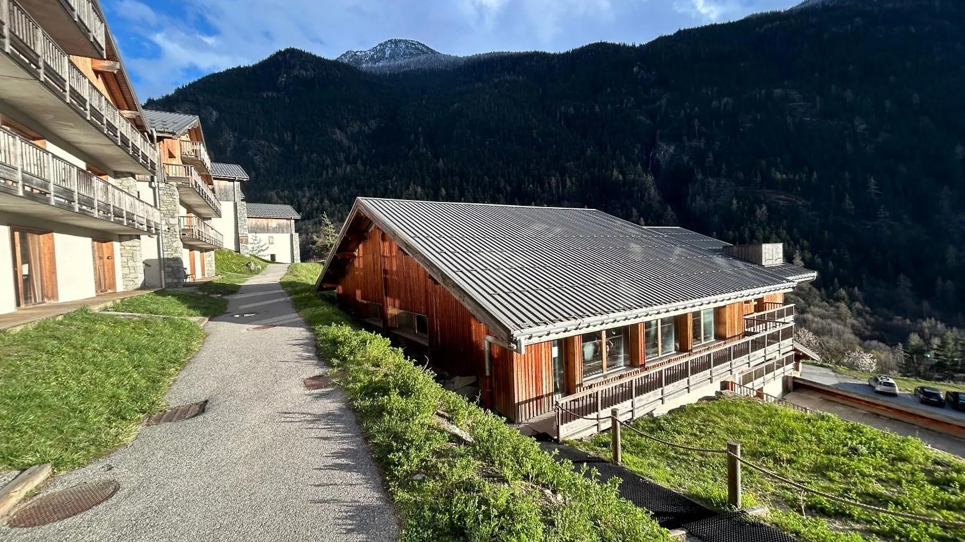 Studio Orelle 3 Vallees - Spa & Piscine - Apt 004 0*,  France